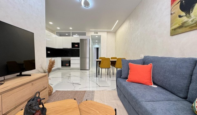 Brukt - Apartment -
Torrevieja - Estacion De Autobuses