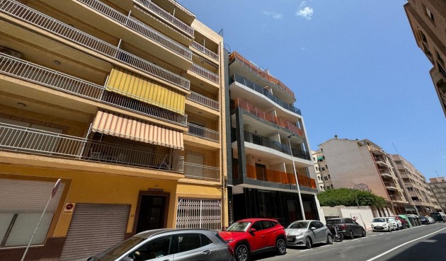 Brukt - Apartment -
Torrevieja - Estacion De Autobuses