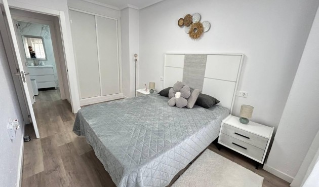 Brukt - Apartment -
Torrevieja - Estacion De Autobuses