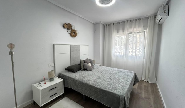 Brukt - Apartment -
Torrevieja - Estacion De Autobuses