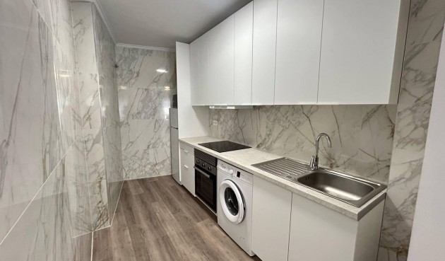Brukt - Apartment -
Torrevieja - Estacion De Autobuses