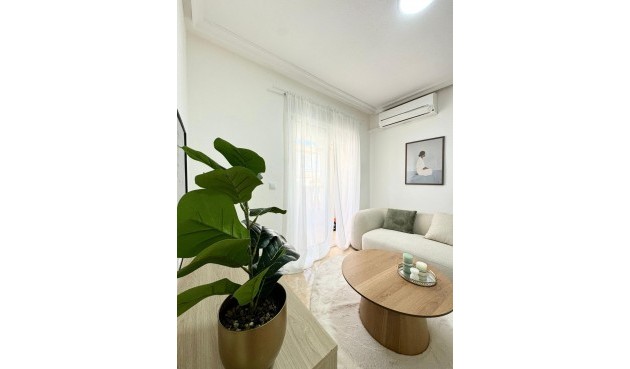 Brukt - Apartment -
Torrevieja - Antonio Machado