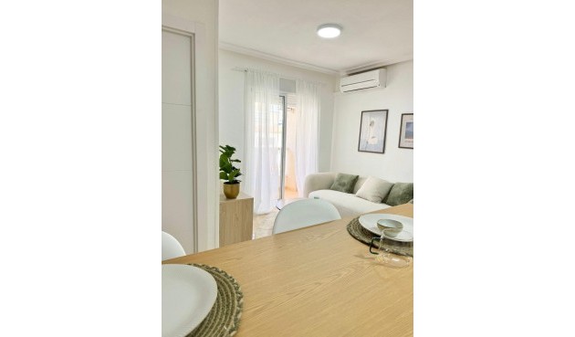 Brukt - Apartment -
Torrevieja - Antonio Machado