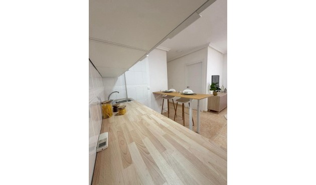 Brukt - Apartment -
Torrevieja - Antonio Machado