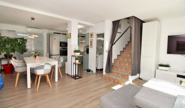 Reventa - Town House -
Villamartin - Costa Blanca