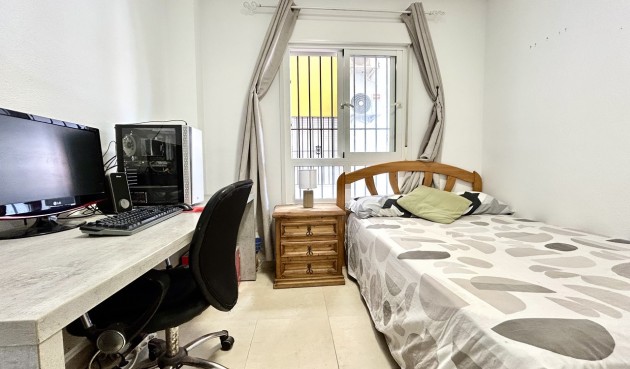 Resale - Apartment -
Villamartin - Costa Blanca