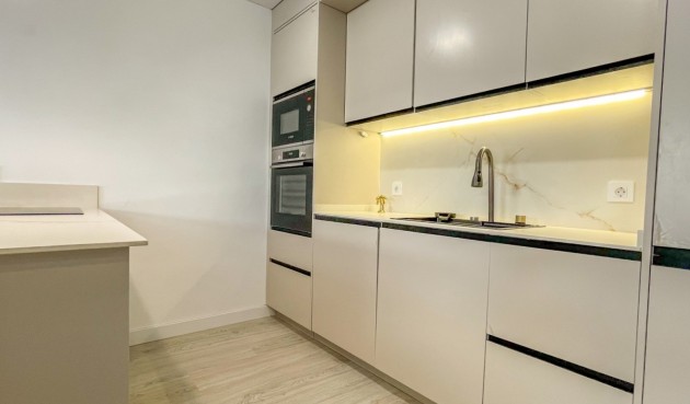 Resale - Apartment -
Torrevieja - Costa Blanca