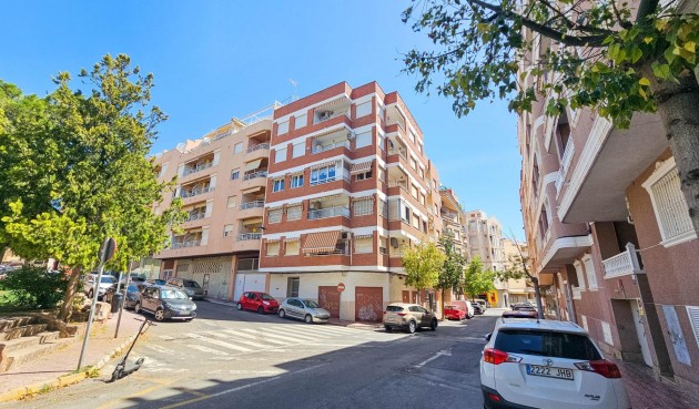 Resale - Apartment -
Torrevieja - Playa del Cura