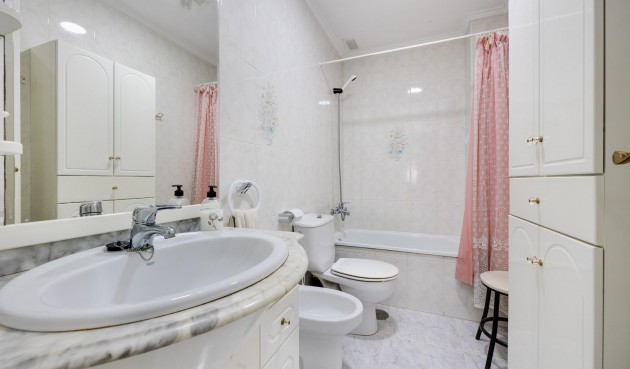 Resale - Apartment -
Torrevieja - Antonio Machado
