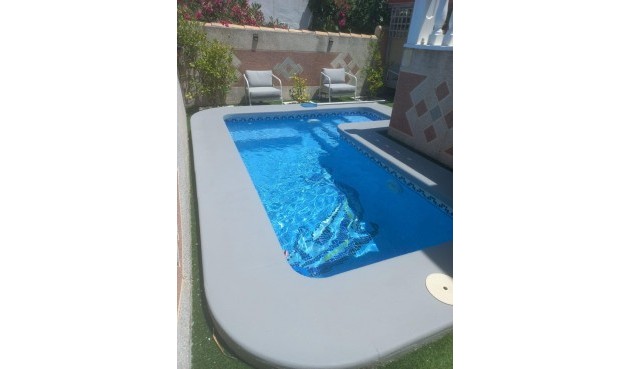 Resale - Town House -
Orihuela Costa - Los Almendros-la Florida