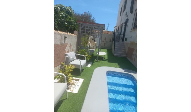 Resale - Town House -
Orihuela Costa - Los Almendros-la Florida