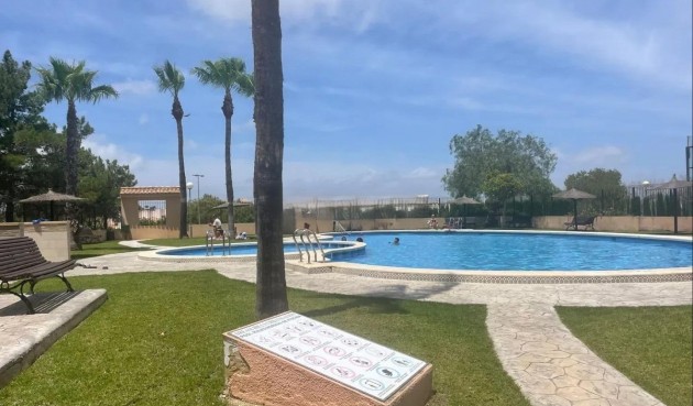 Resale - Town House -
Orihuela Costa - Los Almendros-la Florida