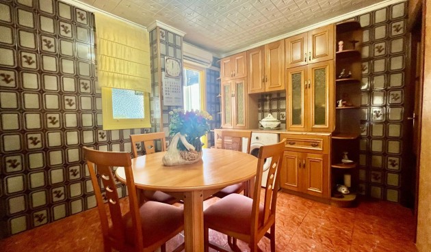 Resale - Apartment -
Torrevieja - Centro
