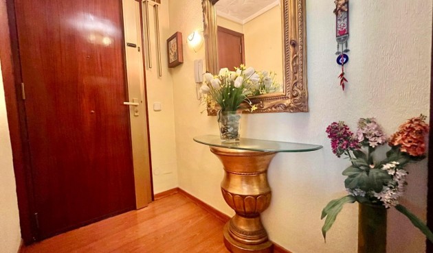 Resale - Apartment -
Torrevieja - Centro