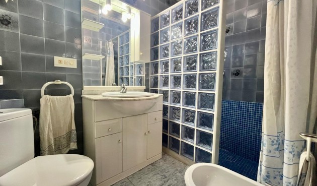 Resale - Apartment -
Torrevieja - Centro