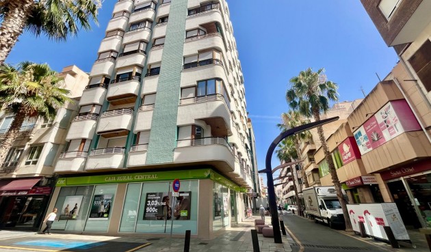 Resale - Apartment -
Torrevieja - Centro