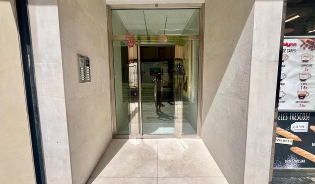 Resale - Apartment -
Torrevieja - Centro