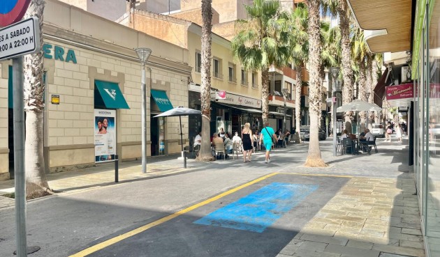 Resale - Apartment -
Torrevieja - Centro