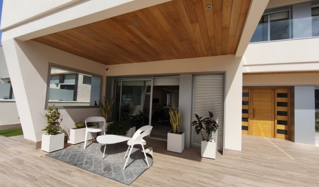 Resale - Villa -
Orihuela Costa - Costa Blanca