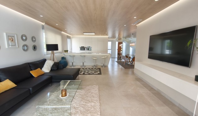 Resale - Villa -
Orihuela Costa - Costa Blanca