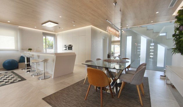 Resale - Villa -
Orihuela Costa - Costa Blanca