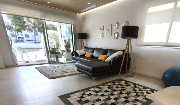 Resale - Villa -
Orihuela Costa - Costa Blanca