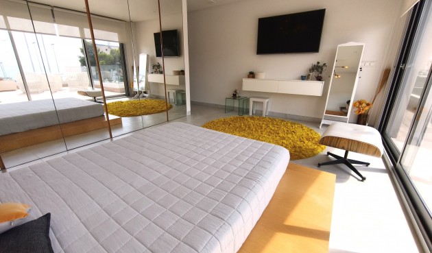 Resale - Villa -
Orihuela Costa - Costa Blanca