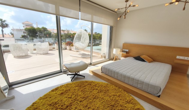 Resale - Villa -
Orihuela Costa - Costa Blanca