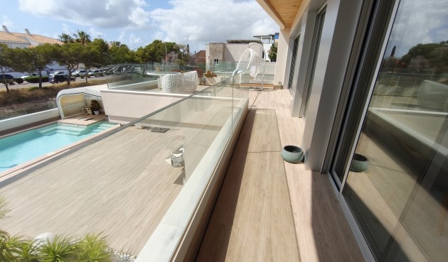 Resale - Villa -
Orihuela Costa - Costa Blanca