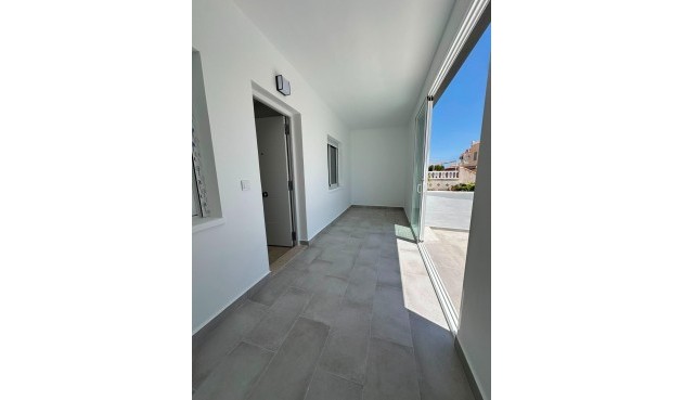 Resale - Bungalow -
Torrevieja - La Siesta - El Salado - Torreta