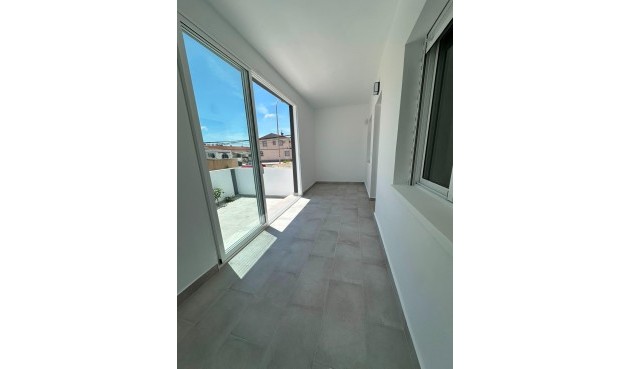 Resale - Bungalow -
Torrevieja - La Siesta - El Salado - Torreta
