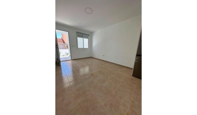 Resale - Bungalow -
Torrevieja - La Siesta - El Salado - Torreta