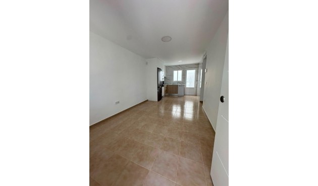 Resale - Bungalow -
Torrevieja - La Siesta - El Salado - Torreta