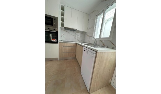 Resale - Bungalow -
Torrevieja - La Siesta - El Salado - Torreta
