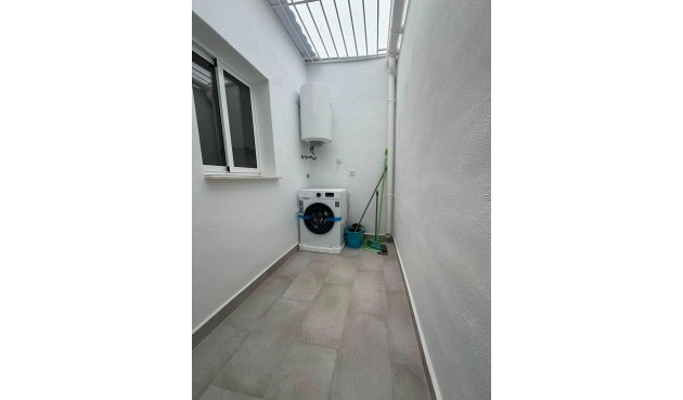 Resale - Bungalow -
Torrevieja - La Siesta - El Salado - Torreta