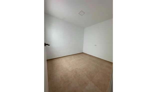 Resale - Bungalow -
Torrevieja - La Siesta - El Salado - Torreta