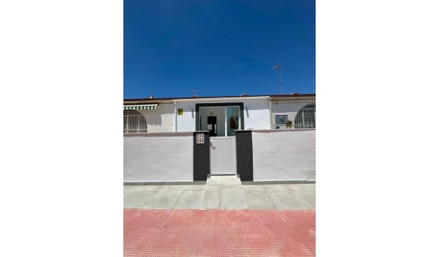 Resale - Bungalow -
Torrevieja - La Siesta - El Salado - Torreta
