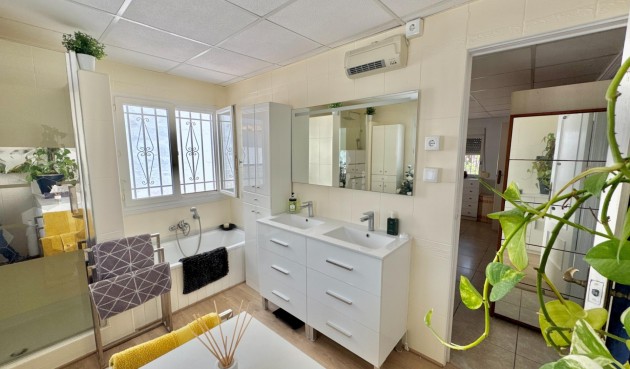 Resale - Villa -
Dolores - Comunidad Valenciana