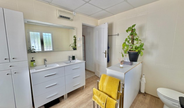 Resale - Villa -
Dolores - Comunidad Valenciana