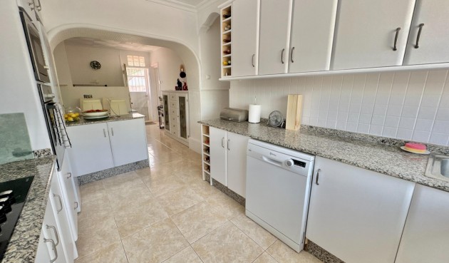 Resale - Villa -
Dolores - Comunidad Valenciana