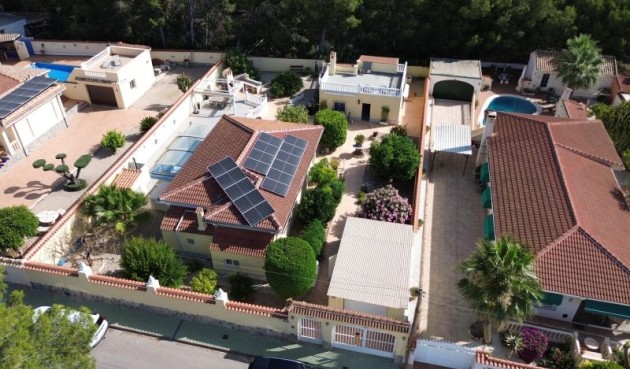 Resale - Villa -
Pinar de Campoverde - Inland