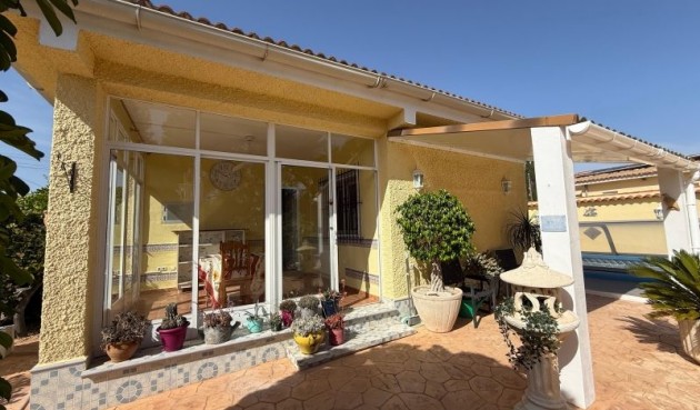 Resale - Villa -
Pinar de Campoverde - Inland