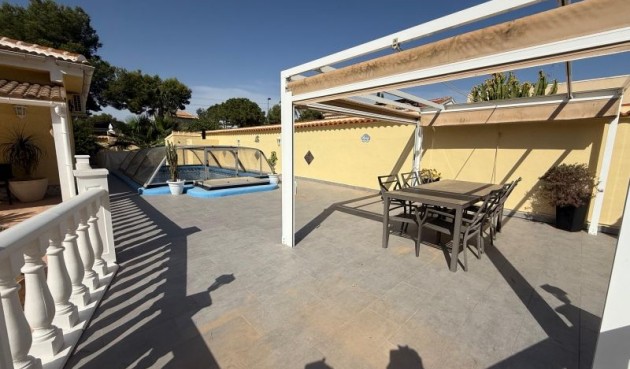 Resale - Villa -
Pinar de Campoverde - Inland