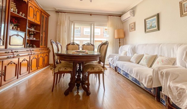 Resale - Apartment -
Torrevieja - Costa Blanca