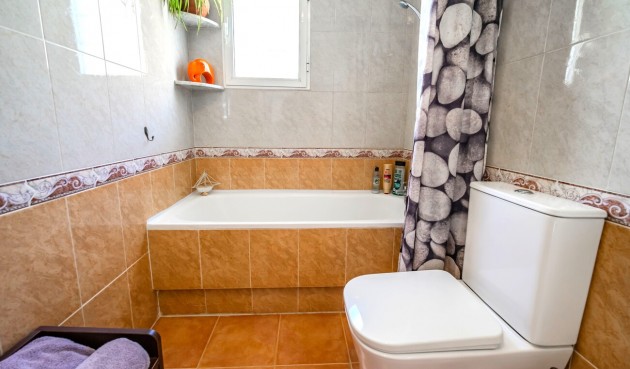 Resale - Semi Detached -
Los Altos - Res Valle de los pinos