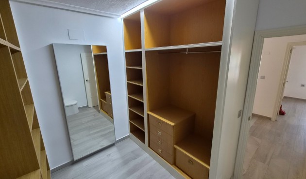 Resale - Apartment -
Torrevieja - Costa Blanca