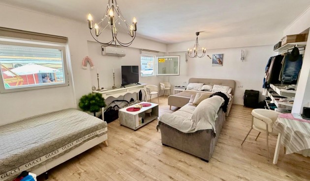 Resale - Apartment -
Torrevieja - Estacion De Autobuses