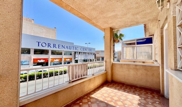 Resale - Bungalow -
Torrevieja - Centro