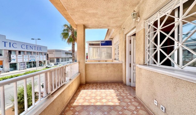 Resale - Bungalow -
Torrevieja - Centro