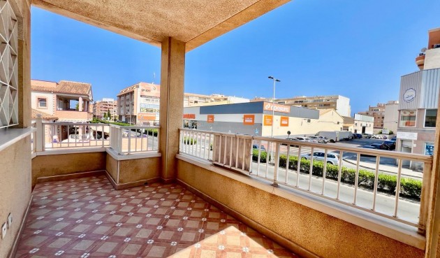 Resale - Bungalow -
Torrevieja - Centro
